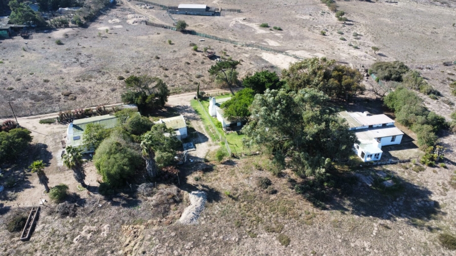 18 Bedroom Property for Sale in Trekoskraal Western Cape